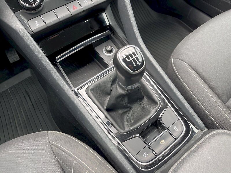 Škoda Karoq (2019) 1.5 TSI 110 kW Ambition Plus - fotka 11 z 31