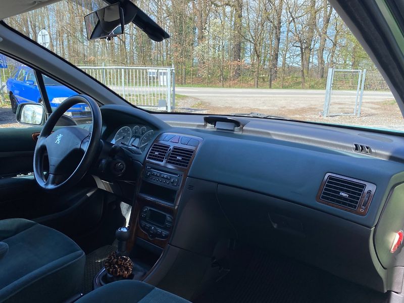 Peugeot 307 (2001) 2.0HDi Koupeno CZ - fotka 16 z 34