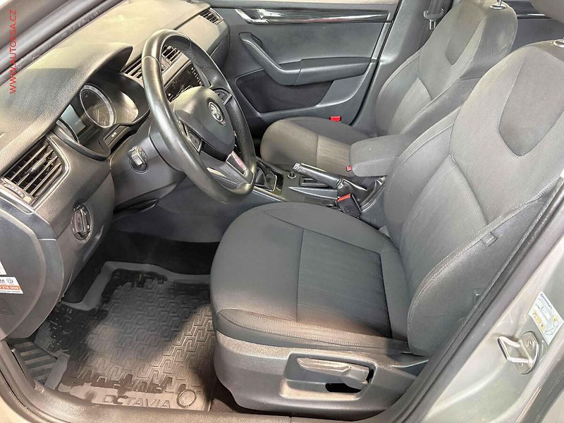Škoda Octavia (2017) 1.6TDI, ČR, Style, LED - fotka 9 z 15