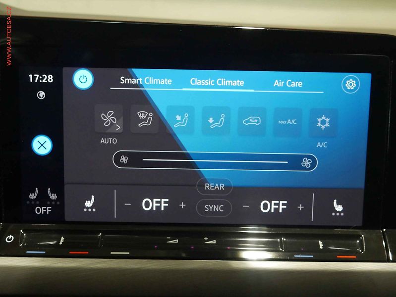 Volkswagen Golf (2020) 1.5TSi, AC, LED, navi - fotka 16 z 23