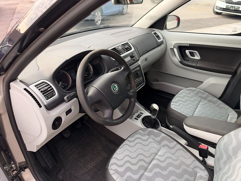 Škoda Roomster (2007) Style 1.4i 63kW - fotka 10 z 27