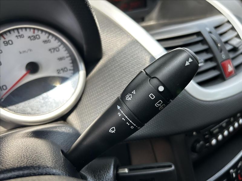 Peugeot 207 1,4 i  Klima,ISOFIX,CentrálDO - fotka 23 z 42