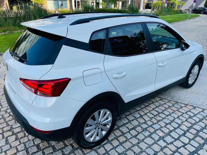 Seat Arona 1.0TSI 85KW 1.MAJITEL SENZORY  - fotka 11 z 46