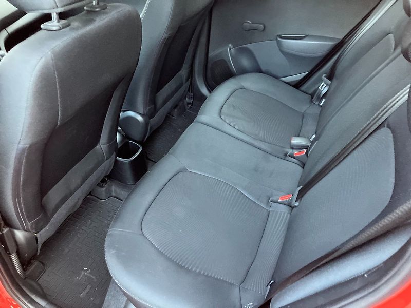 Hyundai i10 (2019) 1.0 FAMILY CLUB KLIMA 1.MAJ.ČR - fotka 13 z 22