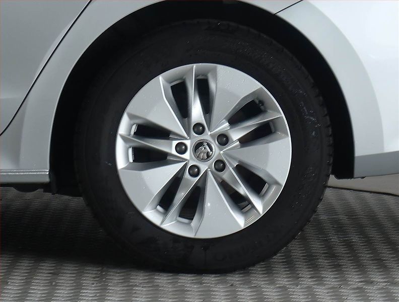 Škoda Octavia (2022) Ambition 2.0 TDI, ČR,1.maj - fotka 14 z 19