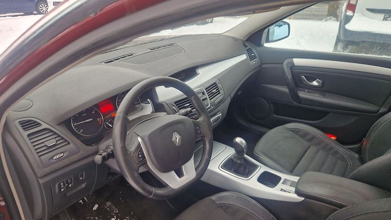 Renault Laguna 2,0 Dci - fotka 7 z 9