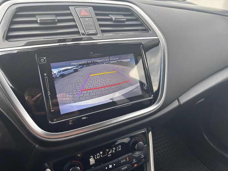 Suzuki SX4 S-Cross 1.4 Boosterjet Premium Hybrid - fotka 19 z 27