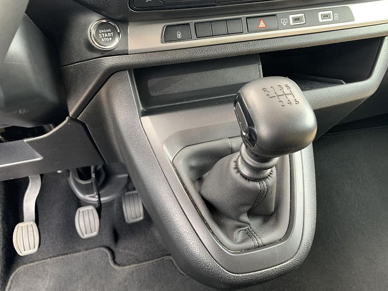 Toyota ProAce Verso FAMILY 8S L2 2.0D 106kW - fotka 19 z 29