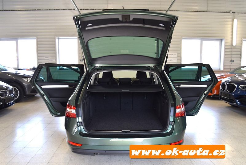 Škoda Superb 1.4 TSI iV DSG 160 kW PRAV.SER - fotka 17 z 63