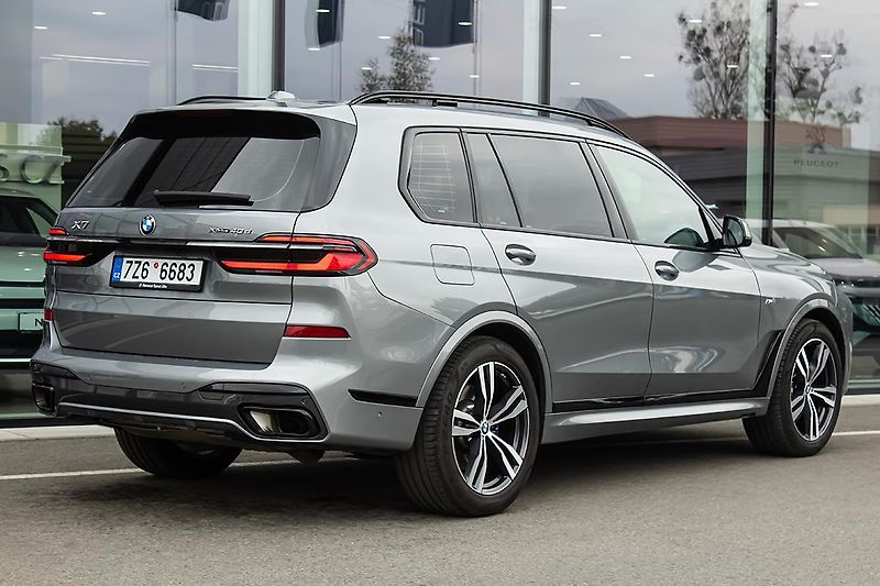 BMW X7 3,0   xDrive40d ČR MpaketHarma - fotka 6 z 32