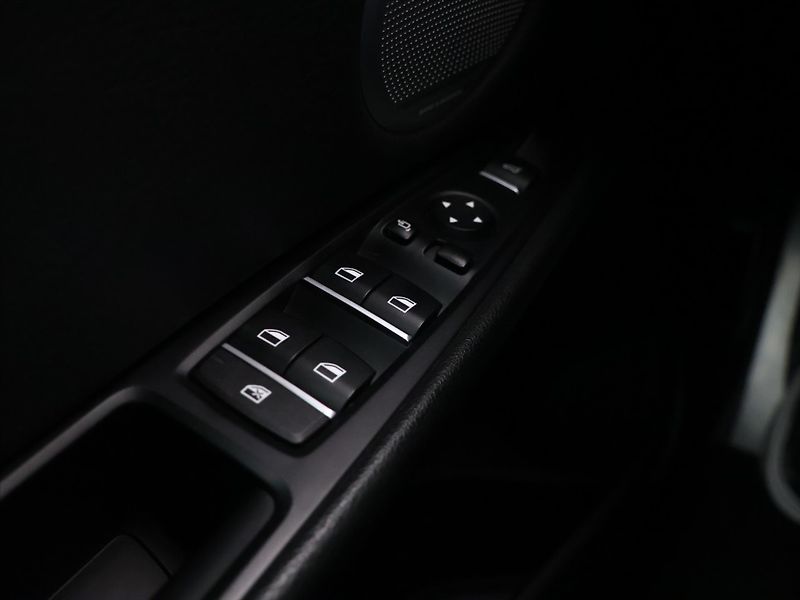 BMW X5 3,0 40d 230kW xDrive M-Paket C - fotka 16 z 32