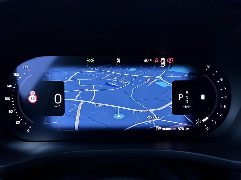 Volvo XC60 B5 AWD PLUS DARK // REZERVACE  - fotka 27 z 47