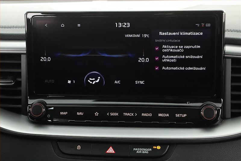 Kia Ceed (2024) Top 1.5 T-GDI - fotka 14 z 16