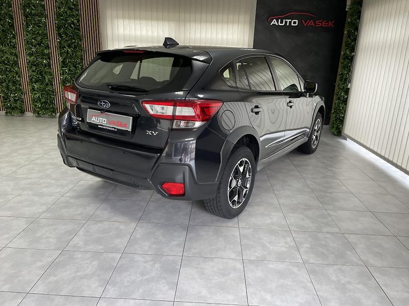 Subaru XV  1.6i  4x4 AT ACTIVE 1.MAJ ČR - fotka 11 z 24