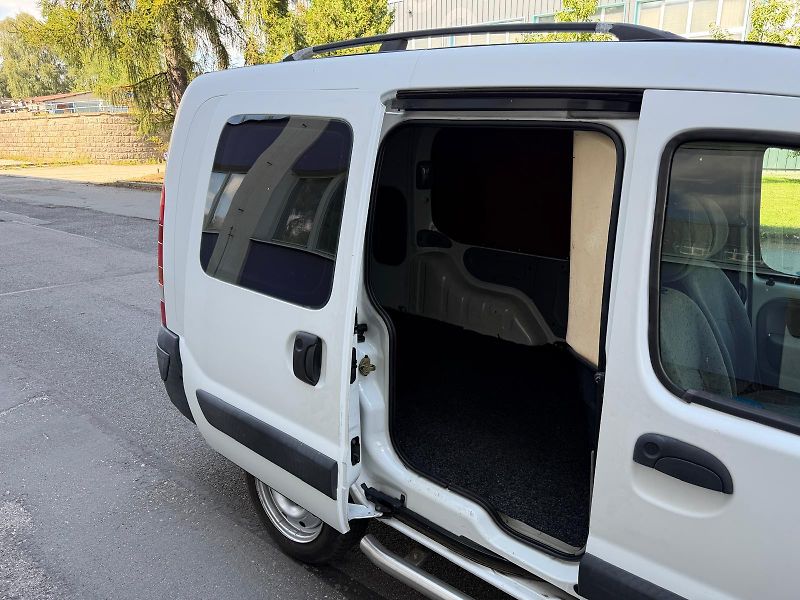 Renault Kangoo 1,5 DCi Long / plošina / boční - fotka 13 z 23