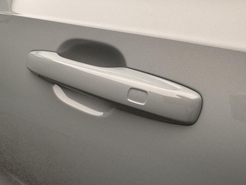 Volvo V90 B4 BRIGHT PLUS AUT - fotka 17 z 46