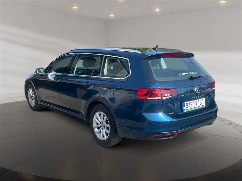 Volkswagen Passat 1,5 TSI Business AT - fotka 4 z 11