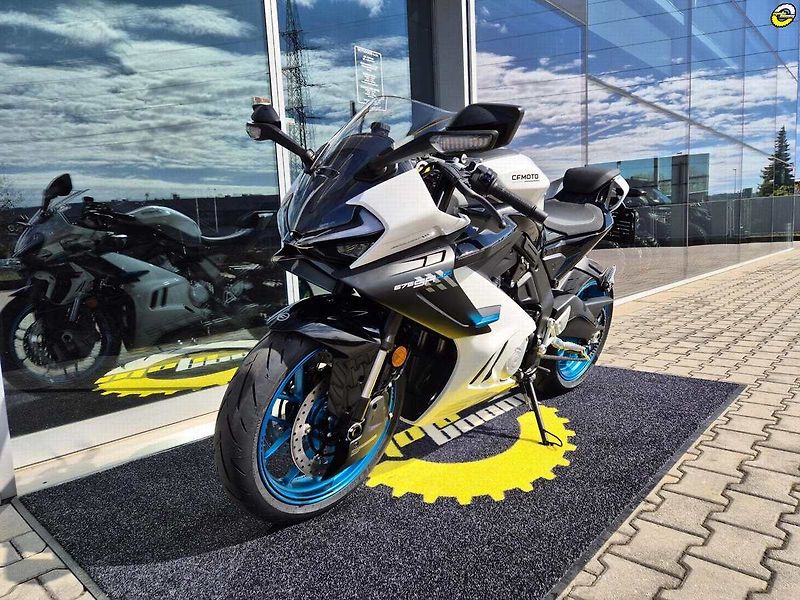 CFMOTO (2026) 675 SR-R - SKLADEM - fotka 8 z 43