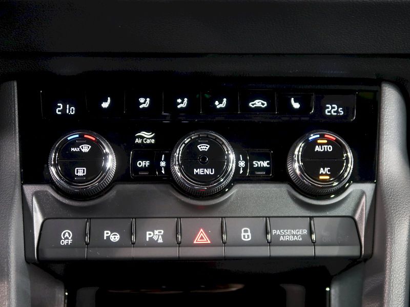 Škoda Karoq (2026) SPORTLINE 2.0TDI 110KW 4x4 DSG - fotka 34 z 45
