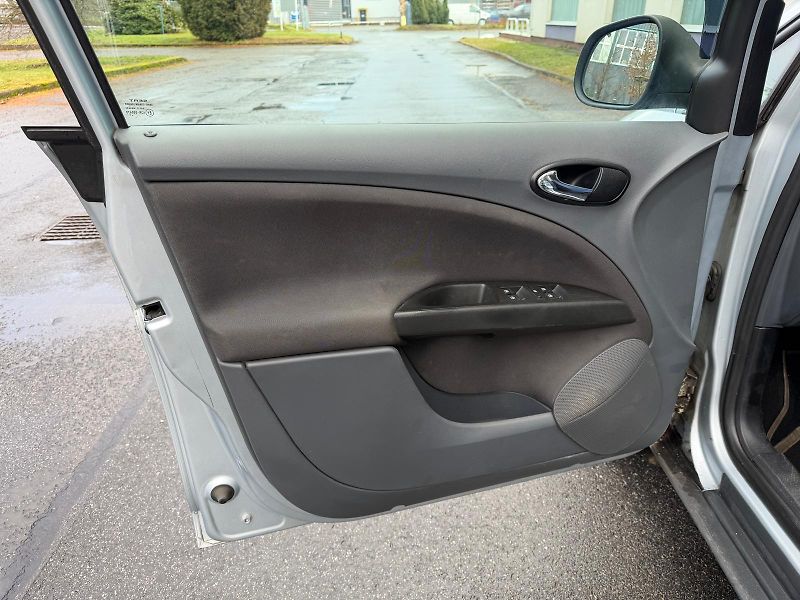 Seat Altea XL  1,6 MPI  / servis.k./ - fotka 8 z 23