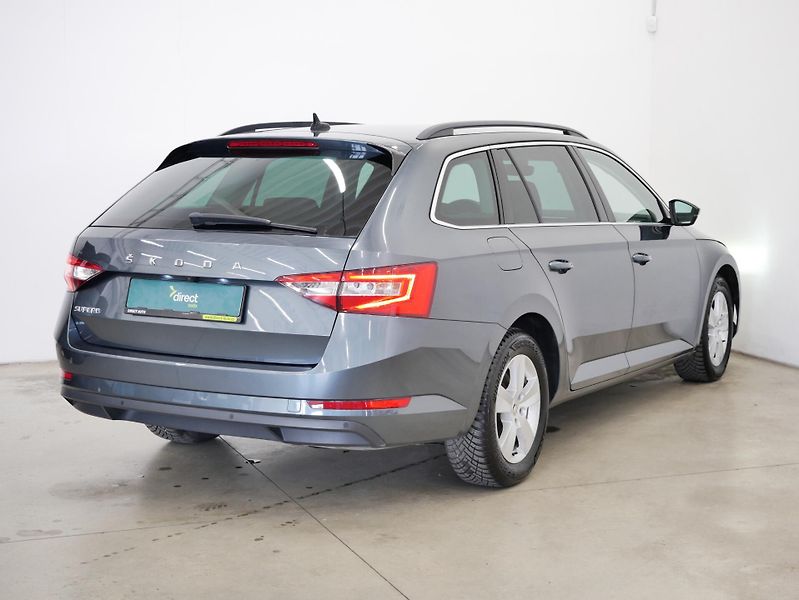 Škoda Superb - fotka 2 z 25