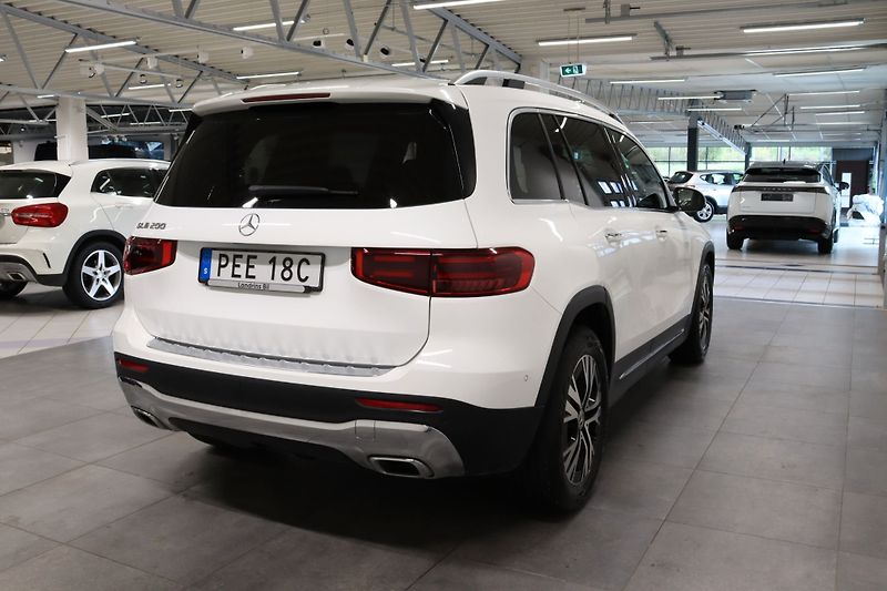 Mercedes-Benz GLB 200 Advanced+ Kamera Taž ACC - fotka 8 z 22