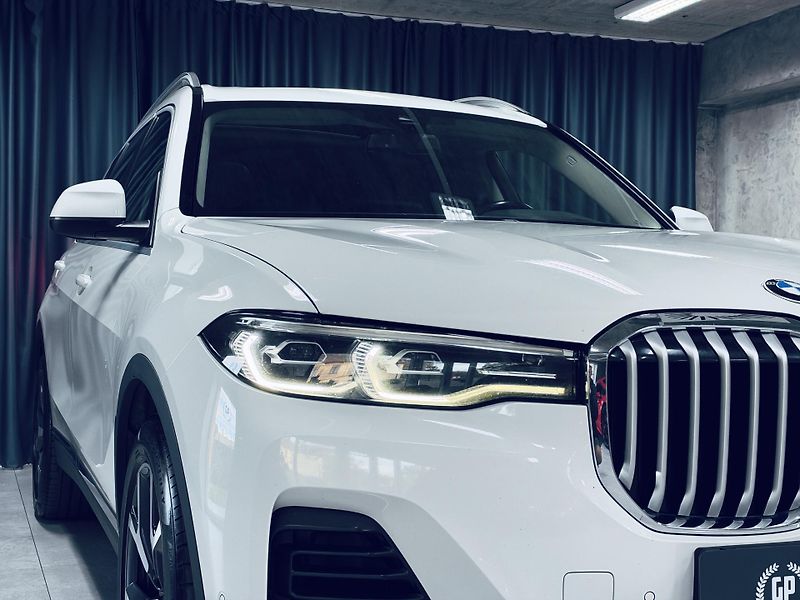 BMW X7 (2021) xDrive40d*SOFT*KEYLESS*PANO - fotka 4 z 40
