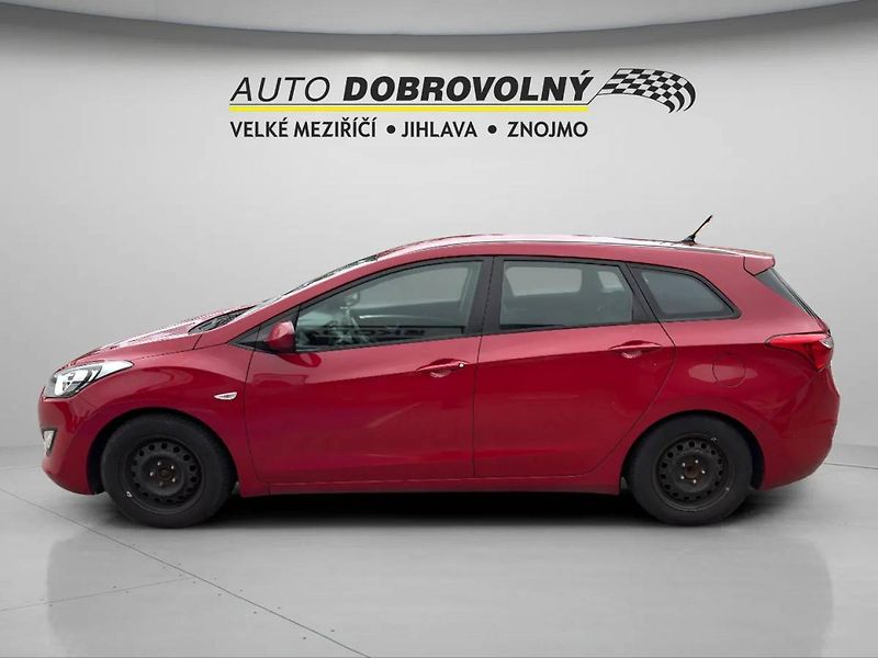 Hyundai i30 Hyudai 1.6i  MT6 (88kW/120k)/6 - fotka 3 z 24