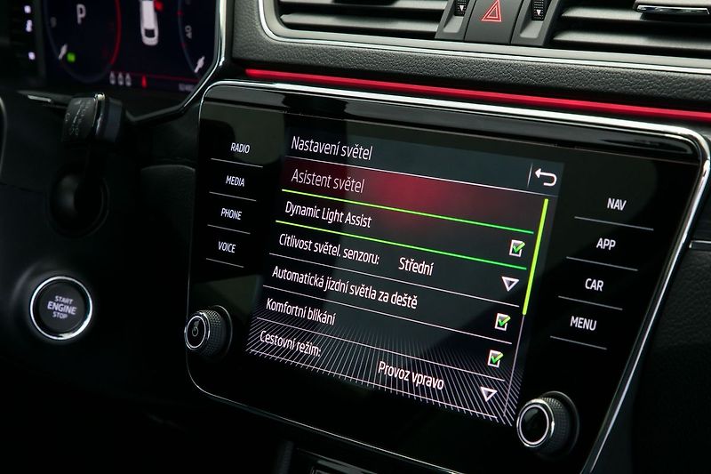 Škoda Superb 2.0TDI 110kW DSG Tažné Webasto - fotka 30 z 37