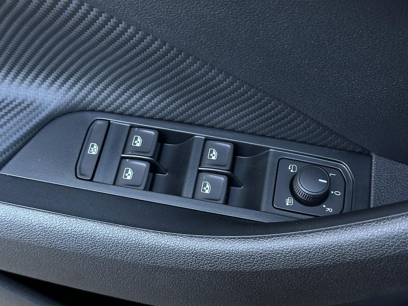 Škoda Kamiq 1.0TSi DSG Monte Carlo 116PS M - fotka 15 z 41