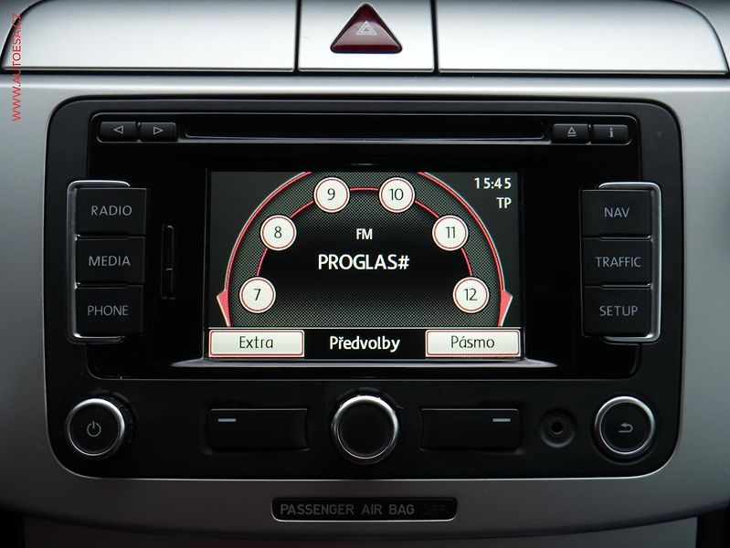 Volkswagen Passat (2010) 2.0TDi, Bixen, navi, STK3/28 - fotka 12 z 16