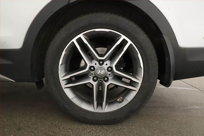 Hyundai Santa Fe (2016) 2.2 CRDi Blue, 4X4, Automat - fotka 12 z 20