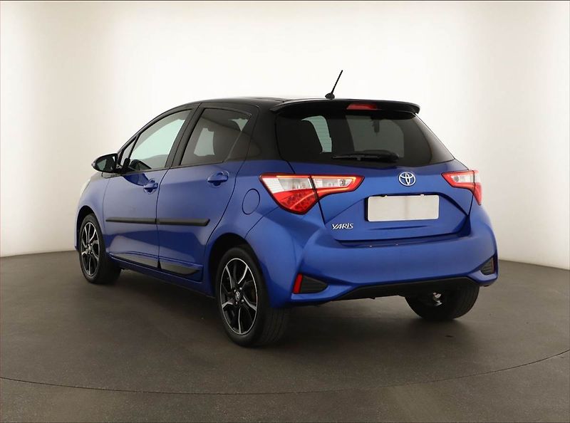 Toyota Yaris (2017) 1.5 Dual VVT-i, Serv.kniha - fotka 4 z 13