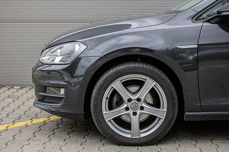 Volkswagen Golf - fotka 10 z 33