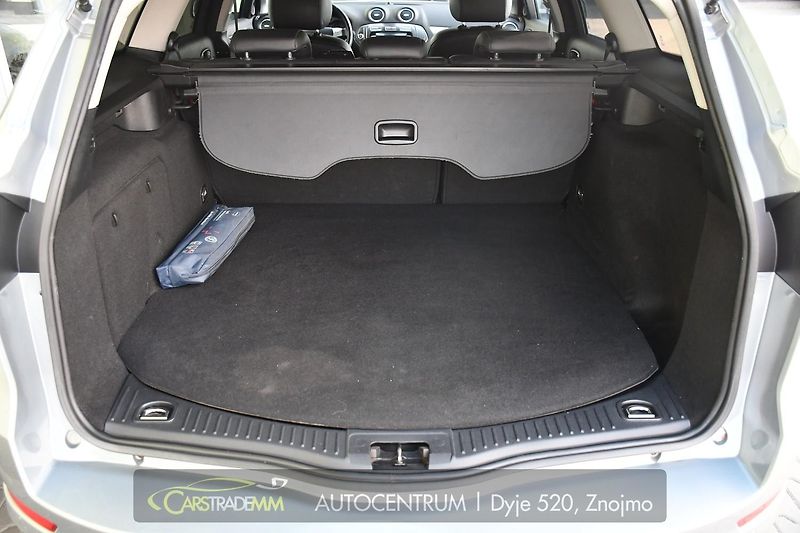 Ford Mondeo 2.0TDCi NAVI PDC - fotka 38 z 44
