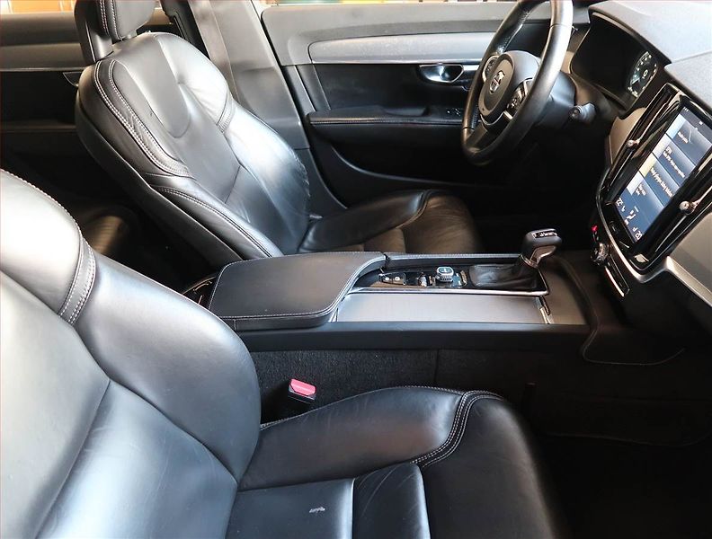 Volvo V90 (2016) D5 AWD, 4X4, Automat - fotka 9 z 21