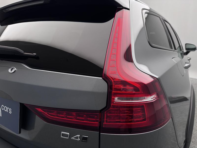 Volvo V60 CC D4 AWD MOMNETUM CZ 1.maj - fotka 20 z 44
