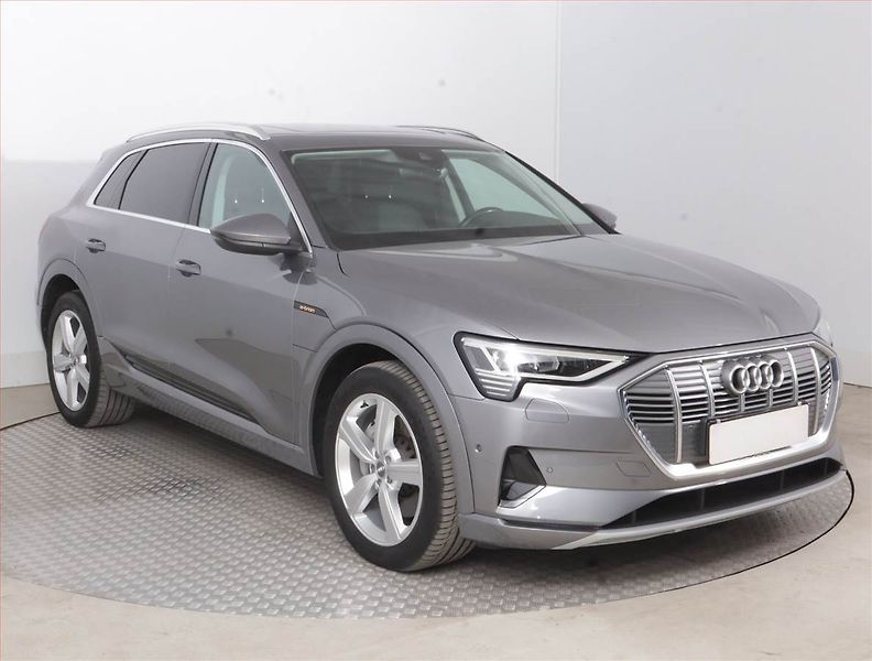 Audi e-tron (2019) 50 quattro, SoH 88% - fotka 1 z 21