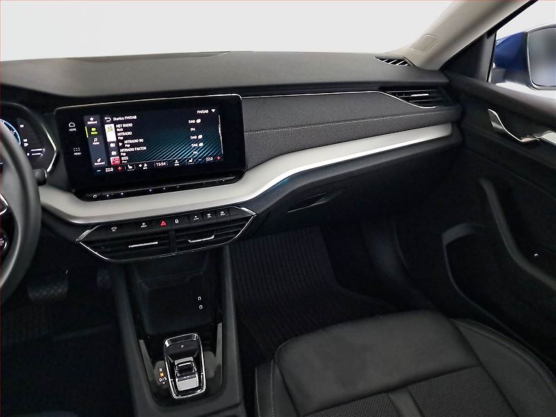Škoda Octavia (2023) 2.0 TDI - fotka 8 z 17