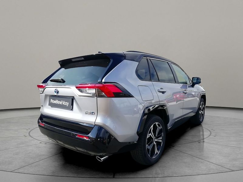 Toyota RAV4 2,5 PHEV 4WD Executive - fotka 2 z 24
