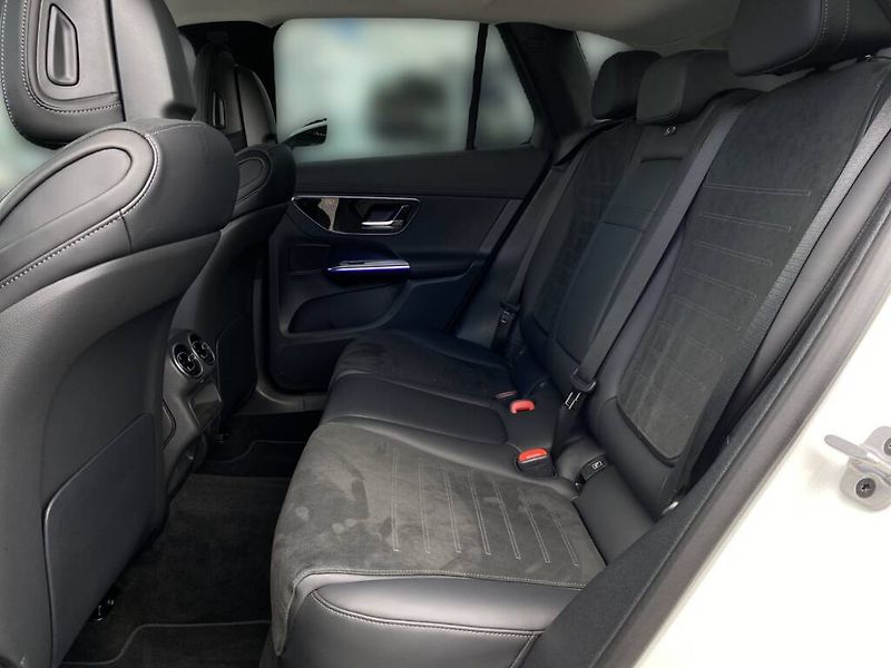Mercedes-Benz GLC (2023) 400 e 4MATIC - fotka 11 z 29
