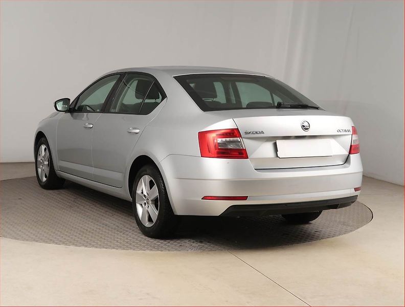 Škoda Octavia (2019) 1.6 TDI, Tempomat - fotka 4 z 15