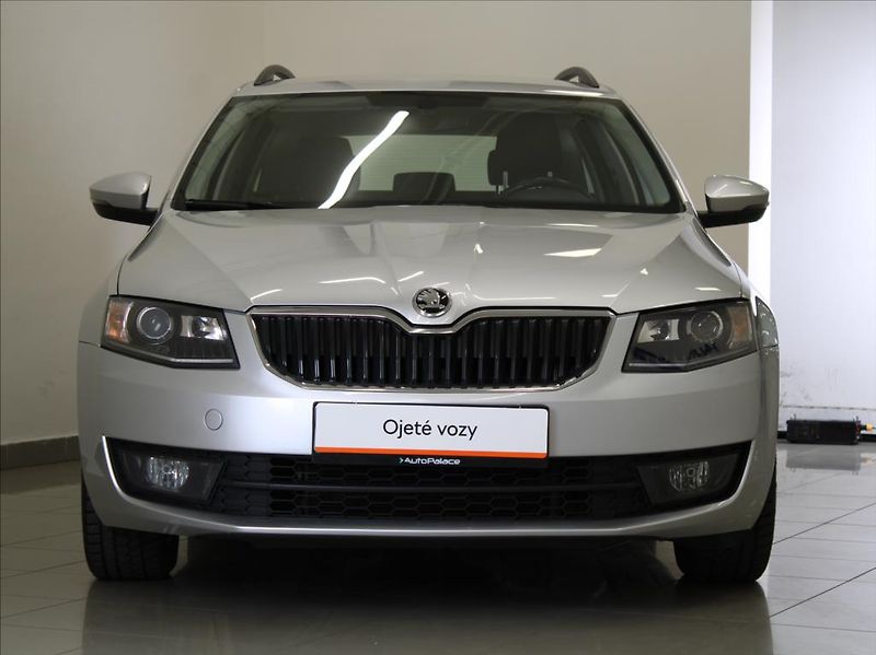 Škoda Octavia 2,0 TDi 135kW DSG 4x4 DPH ČR - fotka 2 z 23