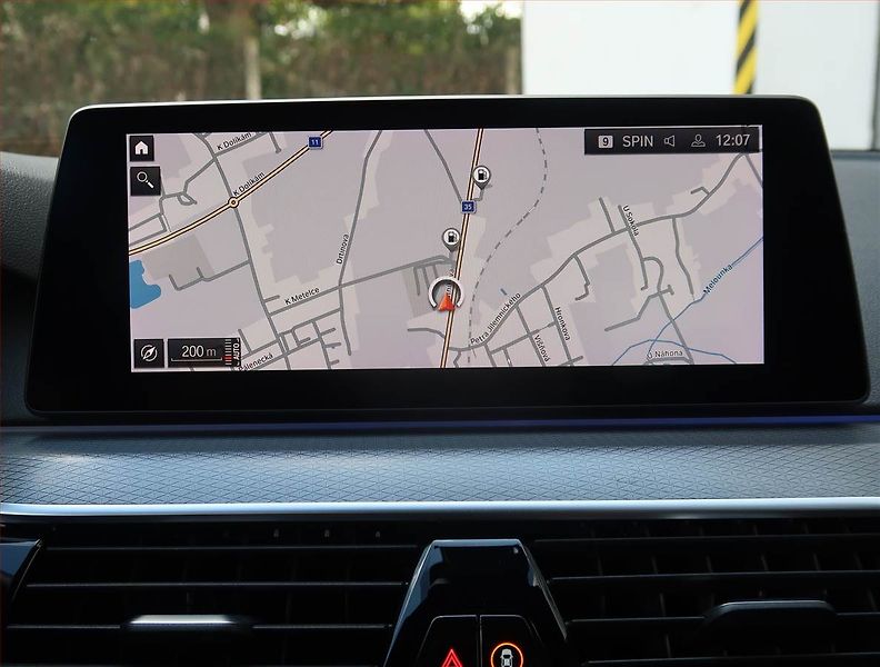BMW Řada 5 (2020) M Sport 530d - fotka 16 z 27
