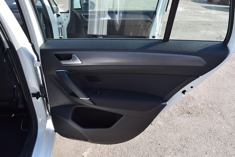 Volkswagen Golf Sportsvan (2020) 1.5TSI EVO 110kw DSG LED TAŽNÉ - fotka 47 z 48