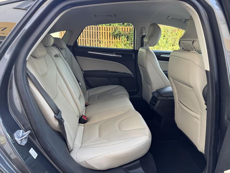 Ford Mondeo (2015) Titanium - fotka 16 z 21