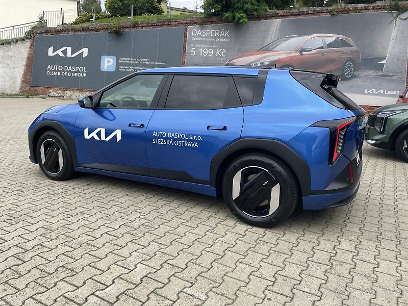 Kia EV4 (2025) EARTH 150 KW + 81,4 KWH 