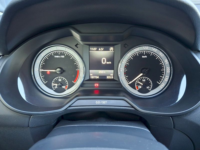Škoda Octavia (2018) Combi Style Plus 4x4 2,0TDi 11 - fotka 16 z 32