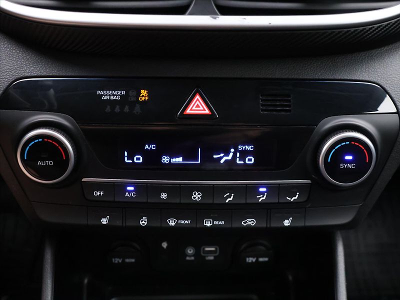 Hyundai Tucson 1,6 CRDI 4x4 CZ IceBreaker DPH - fotka 22 z 32