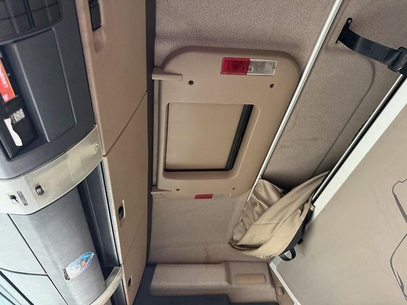 MAN TGX18.460 EURO 6 MEGA/lowdeck - fotka 14 z 19